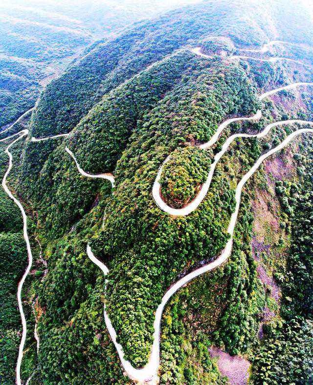 骑行安徽川藏线桃岭公路水墨汀溪